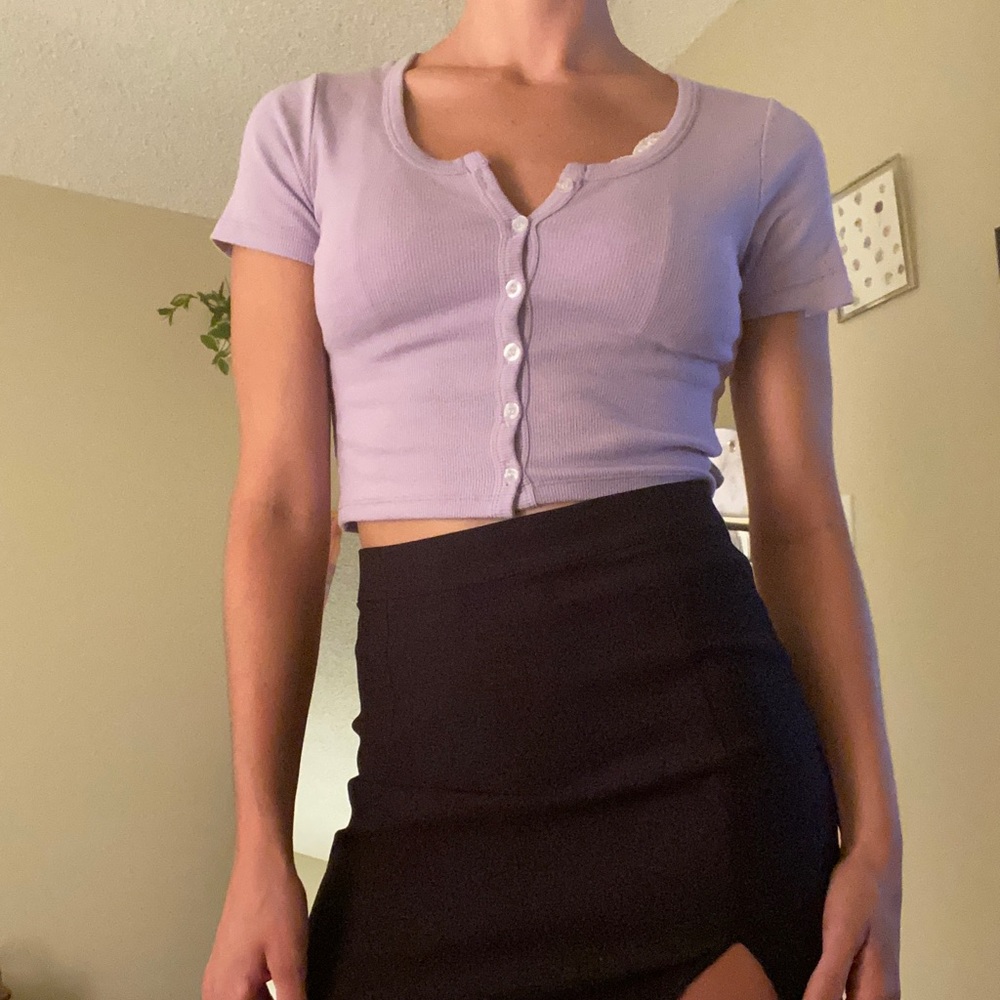 Adorable purple crop top!